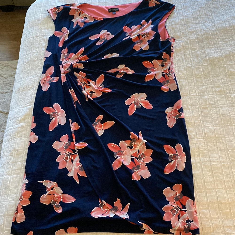 ⛄️NEW LISTING 24W Faux wrap dress